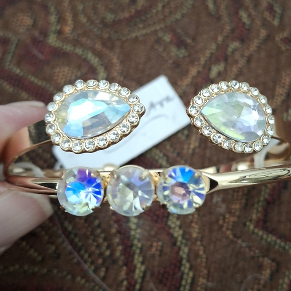 New 2pc Anna & Ava Aurora Borealis Crystal Gold Bracelets. - Picture 16 of 16
